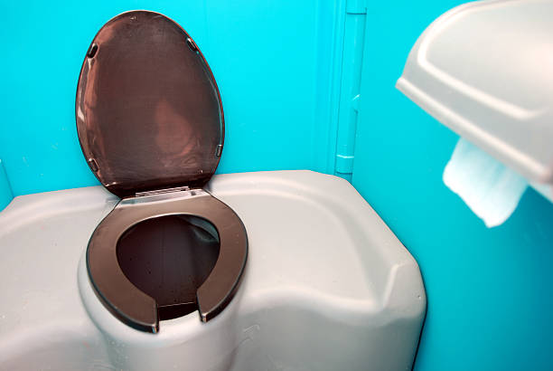 Portable Toilet Options We Offer in Muskegon Heights, MI